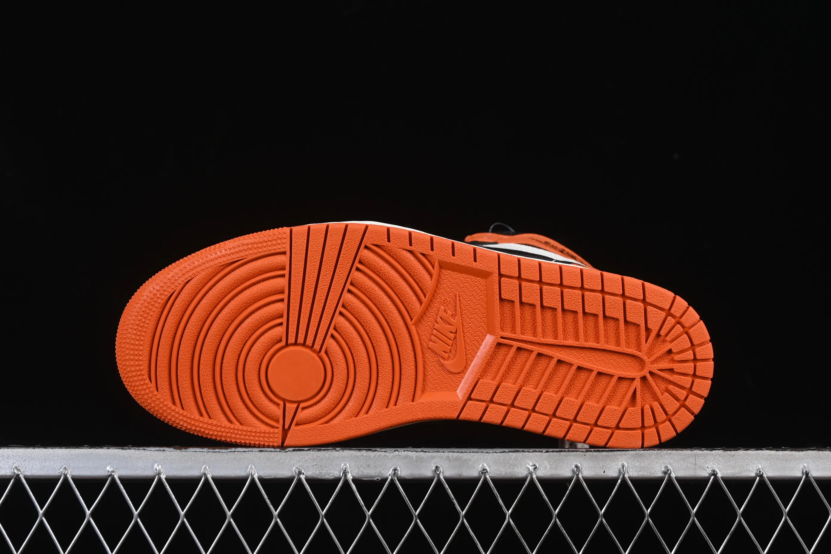 All Categories Air Jordan Jordan Series Basketball Shoes Air Jordan 1 High Air Jordan 1 High OG "Shattered Backboard" AJ1 Joe 1 New Shattered DZ5485-008